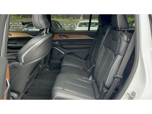 2023 Jeep Grand Cherokee L Summit