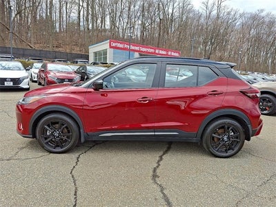 2023 Nissan Kicks SR