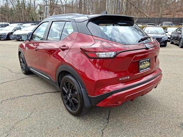 2023 Nissan Kicks SR
