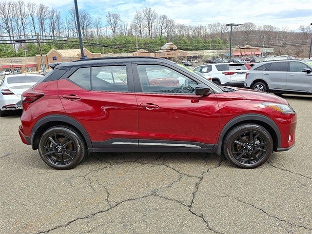 2023 Nissan Kicks SR