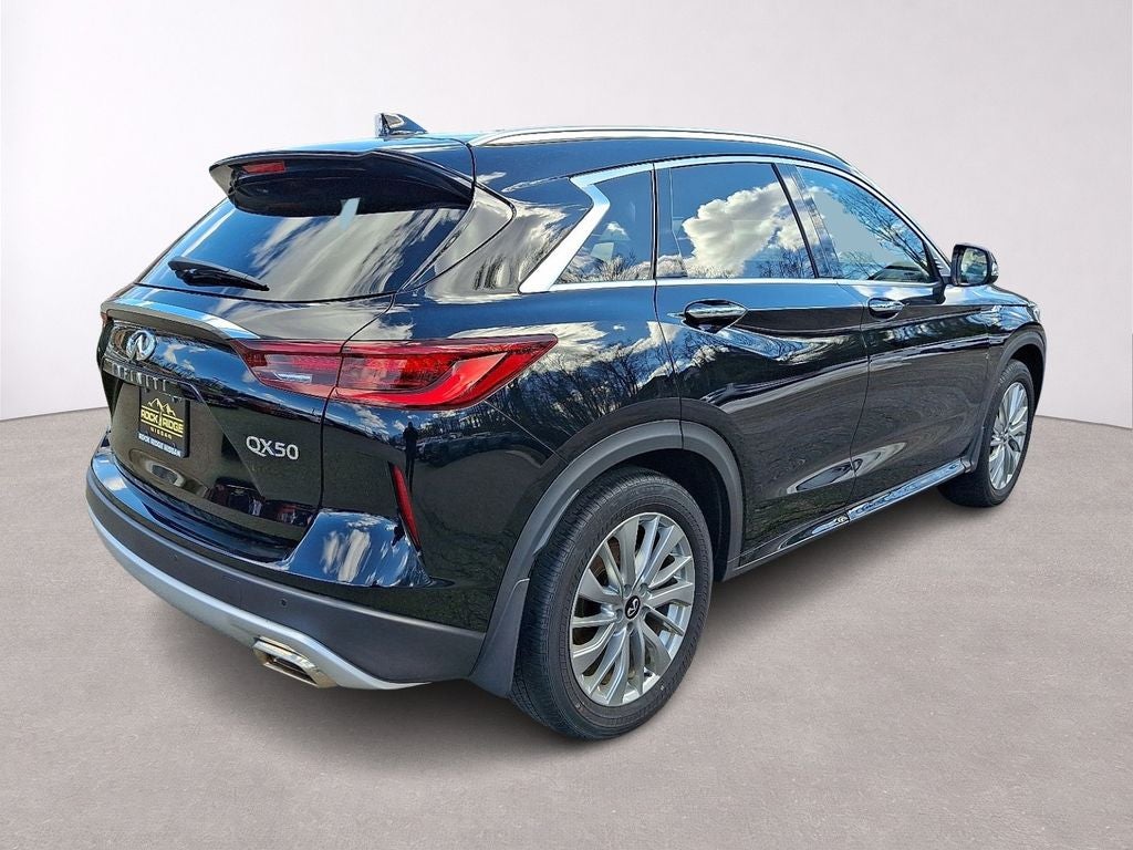 2023 INFINITI QX50 LUXE AWD