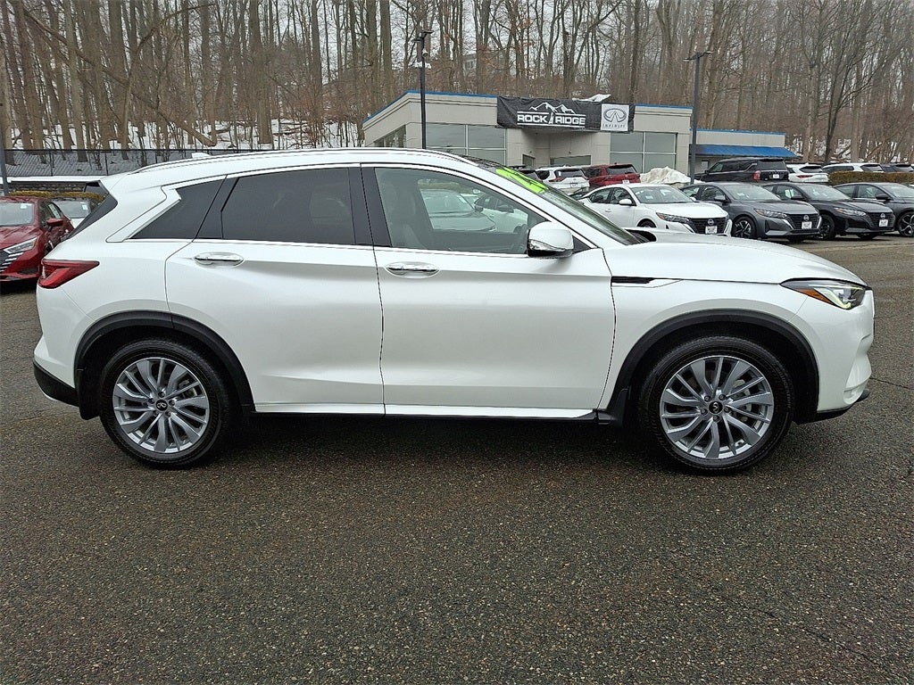 2023 INFINITI QX50 LUXE