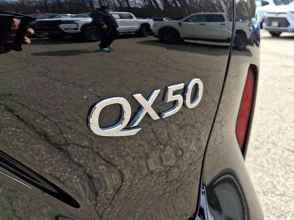 2023 INFINITI QX50 LUXE AWD