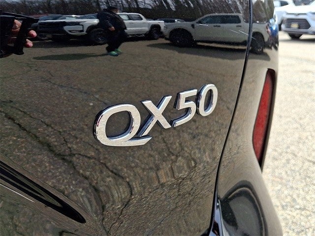 2023 INFINITI QX50 LUXE AWD