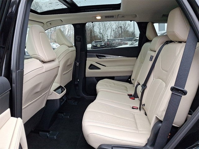 2023 INFINITI QX60 LUXE AWD