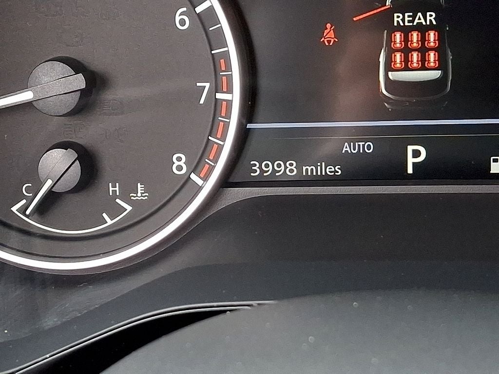 2025 Nissan Pathfinder SL