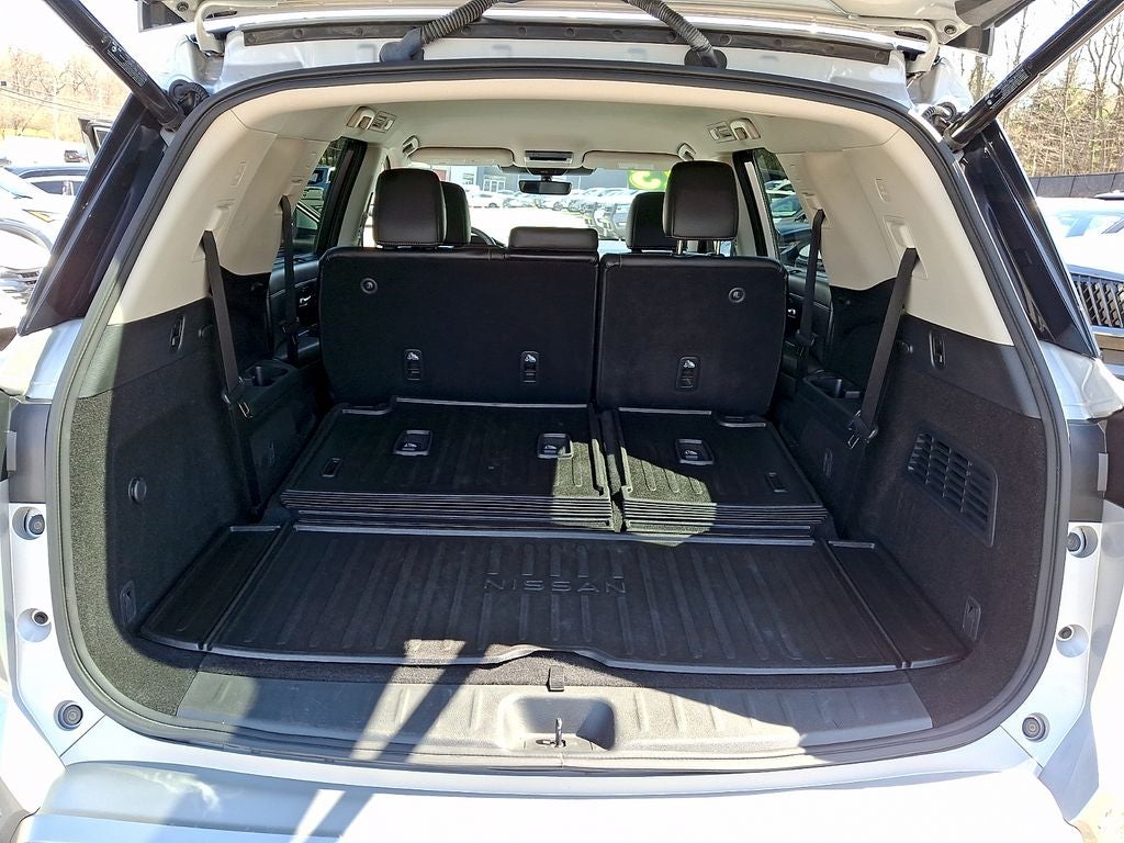 2023 Nissan Pathfinder SL