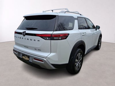 2025 Nissan Pathfinder SL