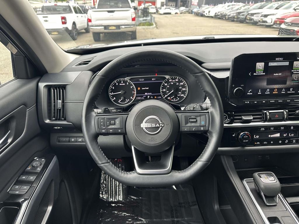 2023 Nissan Pathfinder SL