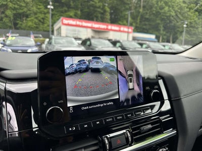 2023 Nissan Pathfinder SL