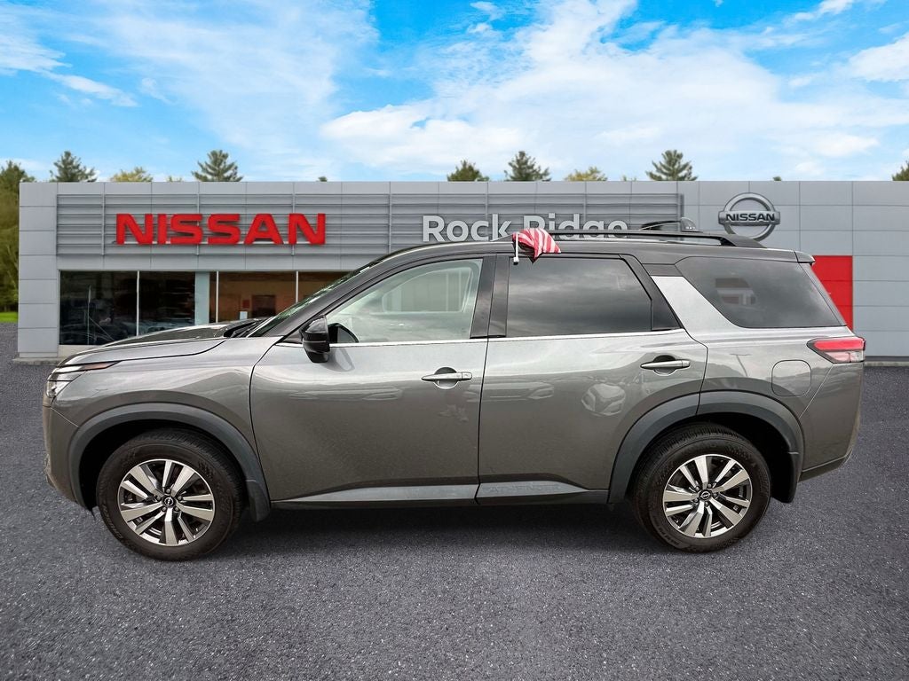2023 Nissan Pathfinder SL