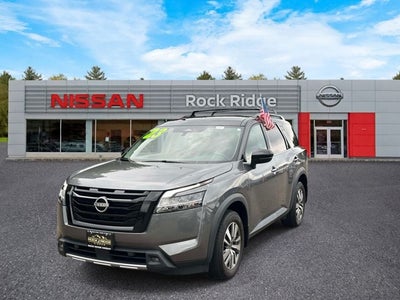 2023 Nissan Pathfinder SL
