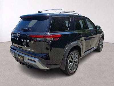 2024 Nissan Pathfinder SL