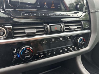 2023 Nissan Pathfinder Platinum