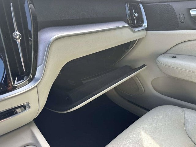 2019 Volvo S60 T6 Momentum