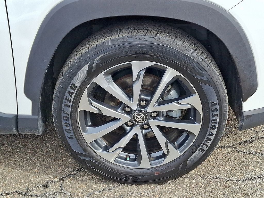 2023 Toyota Corolla Cross XLE