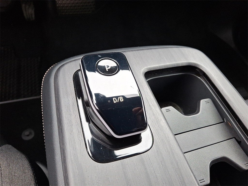 2023 Nissan Ariya VENTURE+