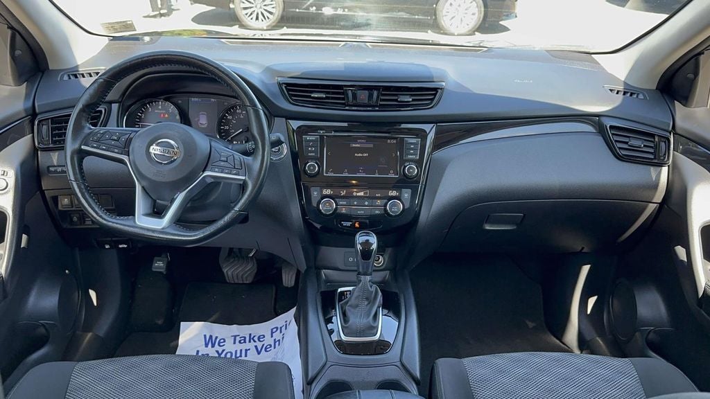 2022 Nissan Rogue Sport SV