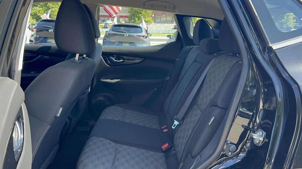 2022 Nissan Rogue Sport SV