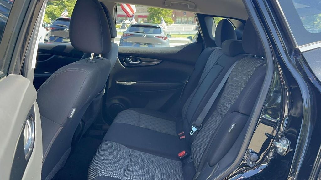 2022 Nissan Rogue Sport SV