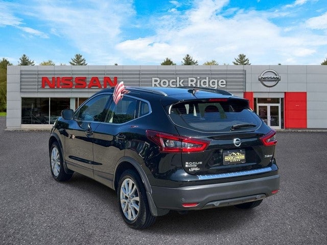 2022 Nissan Rogue Sport SV