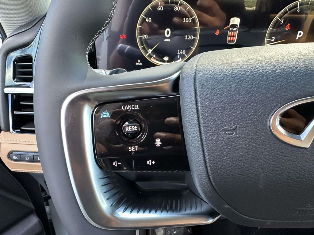 2027 INFINITI QX80 Luxe 4WD