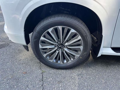 2027 INFINITI QX80 Luxe 4WD