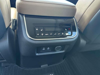 2027 INFINITI QX80 Luxe 4WD