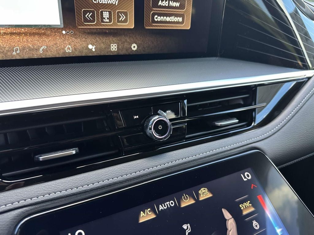 2027 INFINITI QX80 Luxe 4WD