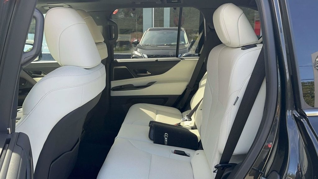 2026 Lexus LX 700h Luxury