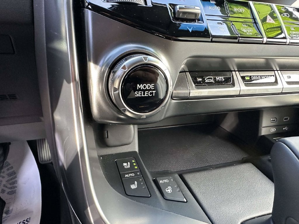 2026 Lexus LX 700h Luxury