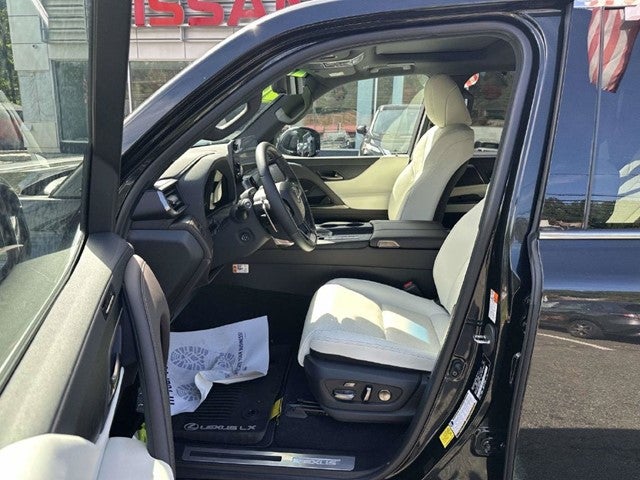 2026 Lexus LX 700h Luxury