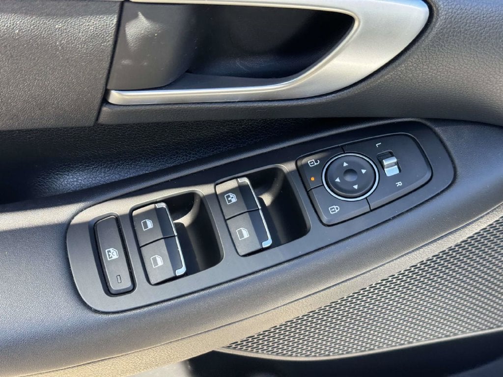 2025 Hyundai Sonata SE