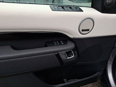 2025 Land Rover Discovery S