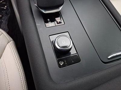 2025 Land Rover Discovery S