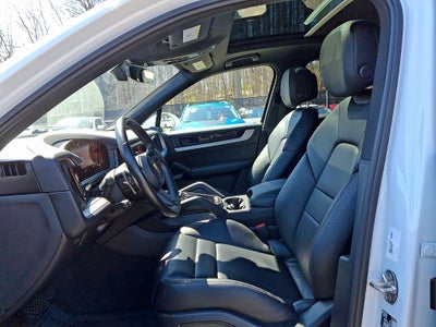 2024 Porsche Cayenne Base
