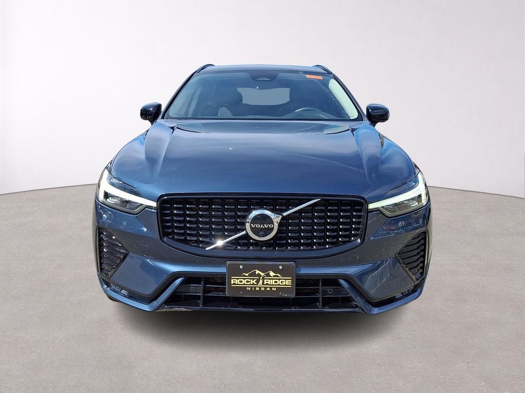 2023 Volvo XC60 B5 Plus Dark Theme