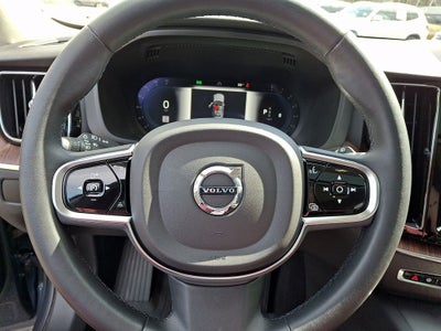 2023 Volvo XC60 B5 Plus Dark Theme