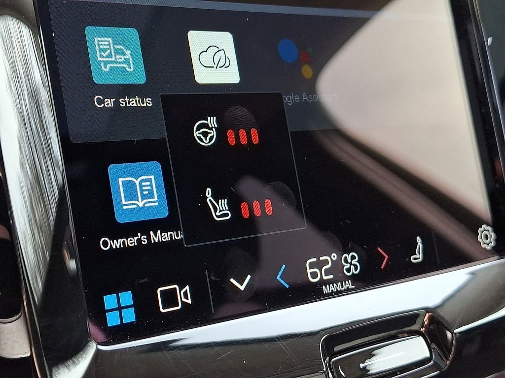 2023 Volvo XC60 B5 Plus Dark Theme