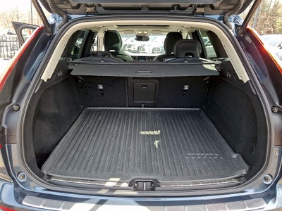 2023 Volvo XC60 B5 Plus Dark Theme