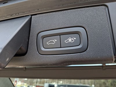 2023 Volvo XC60 B5 Plus Dark Theme