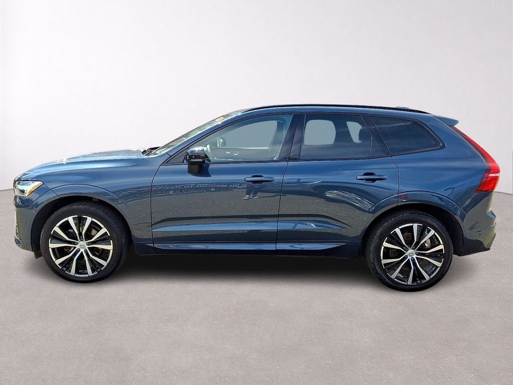 2023 Volvo XC60 B5 Plus Dark Theme