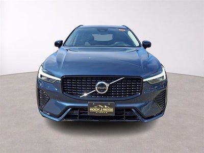 2023 Volvo XC60 B5 Plus Dark Theme