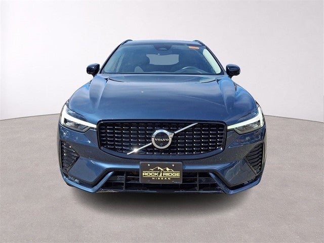 2023 Volvo XC60 B5 Plus Dark Theme
