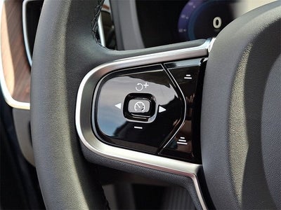 2023 Volvo XC60 B5 Plus Dark Theme